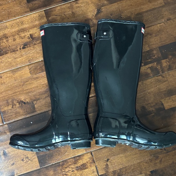 Hunter Glossy Black Knee-High Boots - Picture 5 of 9